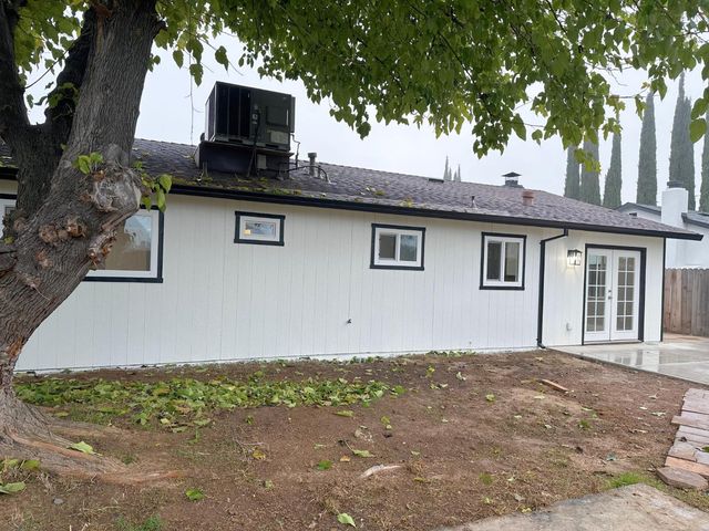 5276 Aspen Way, Olivehurst, CA 95961