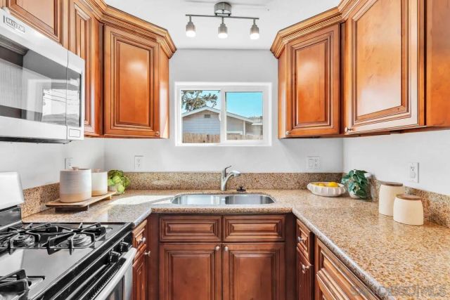 979 Connecticut, Imperial Beach, CA 91932