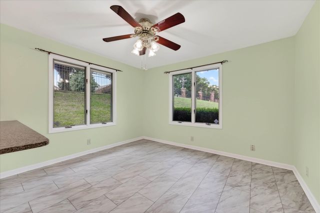 457 Country Club Ct, Clarksville, TN 37043