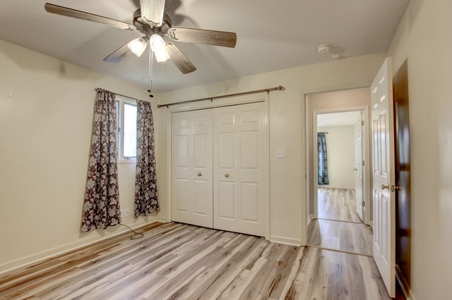 457 Country Club Ct, Clarksville, TN 37043