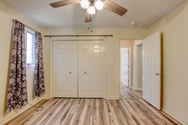 457 Country Club Ct, Clarksville, TN 37043