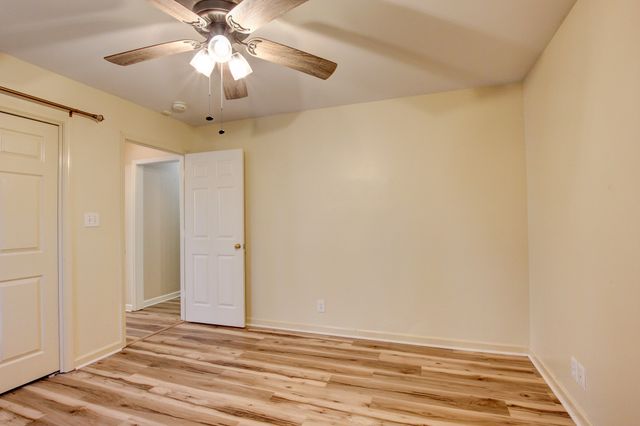 457 Country Club Ct, Clarksville, TN 37043
