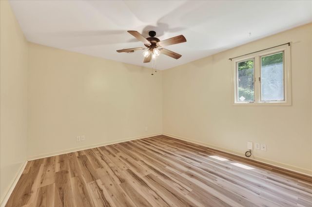 457 Country Club Ct, Clarksville, TN 37043