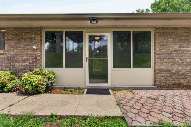 457 Country Club Ct, Clarksville, TN 37043