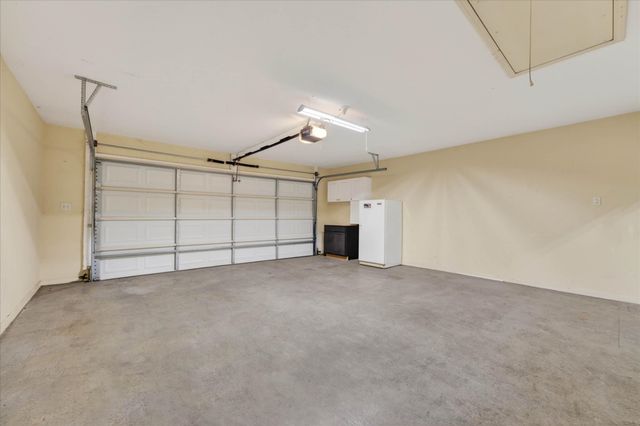 457 Country Club Ct, Clarksville, TN 37043