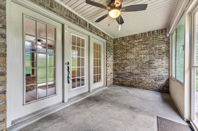 457 Country Club Ct, Clarksville, TN 37043