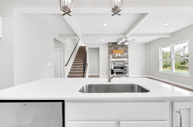 472 Herman Dr, Clarksville, TN 37042