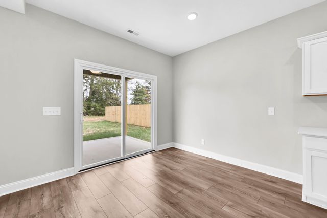 472 Herman Dr, Clarksville, TN 37042