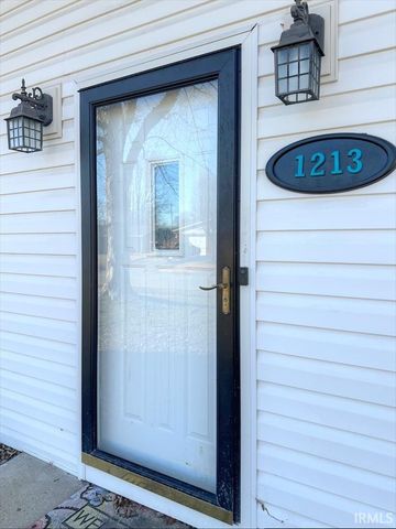 1213 MAPLEWOOD Drive, Kokomo, IN 46902