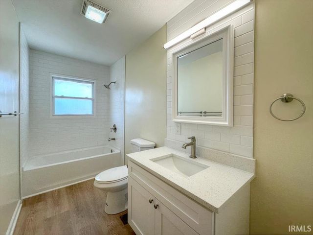 1213 MAPLEWOOD Drive, Kokomo, IN 46902