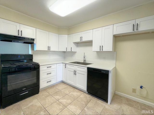 1213 MAPLEWOOD Drive, Kokomo, IN 46902