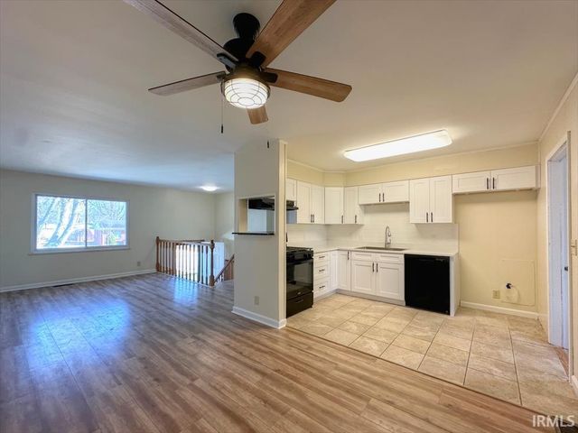 1213 MAPLEWOOD Drive, Kokomo, IN 46902