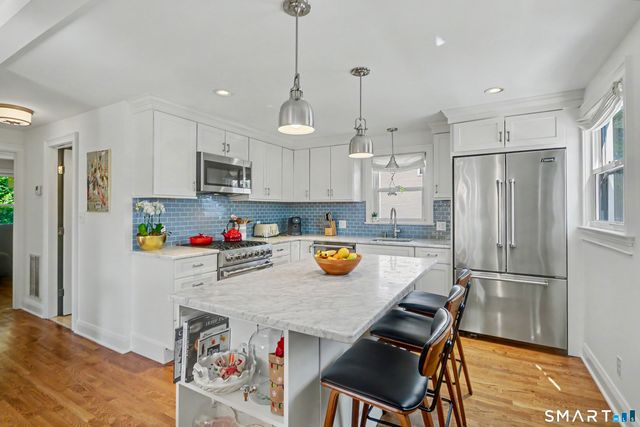 11 Oldfield Drive, Fairfield, CT 06824