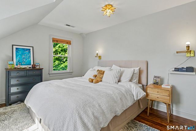 11 Oldfield Drive, Fairfield, CT 06824