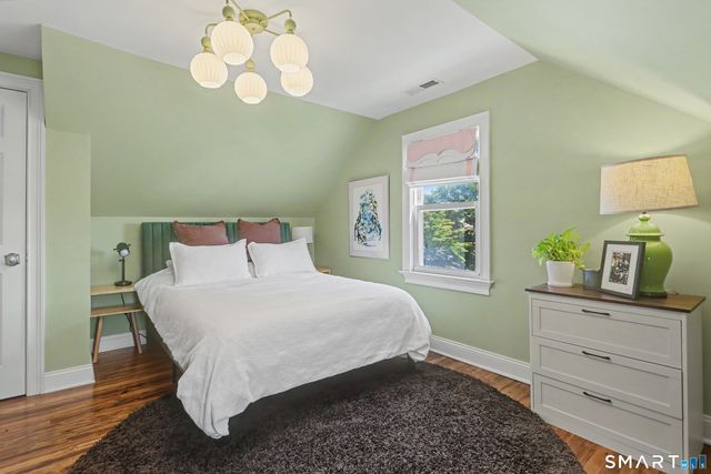 11 Oldfield Drive, Fairfield, CT 06824