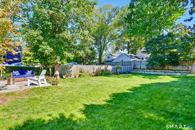 11 Oldfield Drive, Fairfield, CT 06824