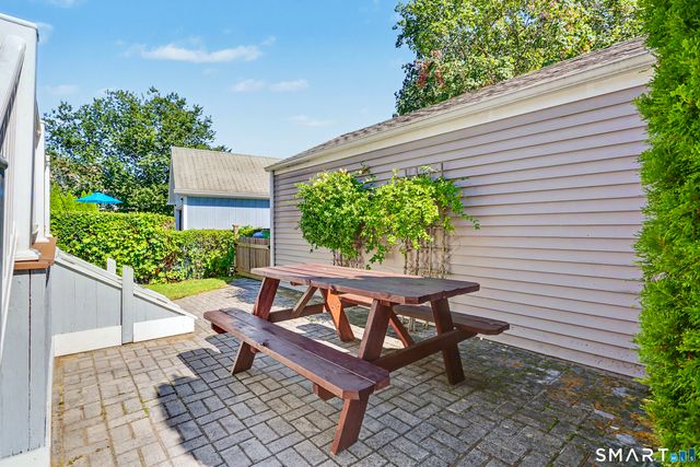 11 Oldfield Drive, Fairfield, CT 06824