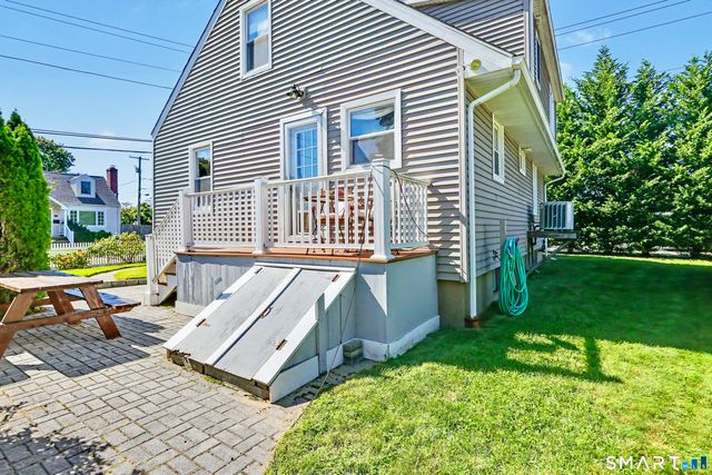 11 Oldfield Drive, Fairfield, CT 06824