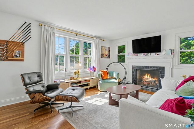 11 Oldfield Drive, Fairfield, CT 06824