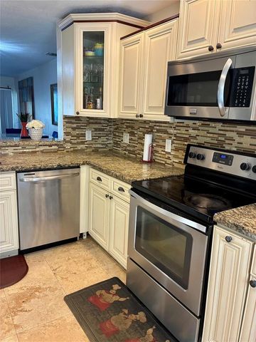 2058 Champions Way 2058, North Lauderdale, FL 33068