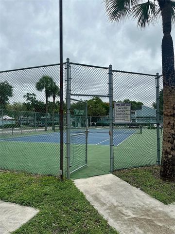 2058 Champions Way 2058, North Lauderdale, FL 33068