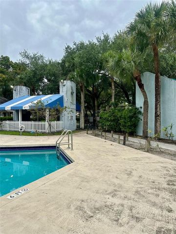 2058 Champions Way 2058, North Lauderdale, FL 33068