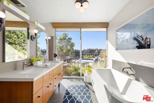 3523 Beverly Ridge Drive, Sherman Oaks, CA 91423