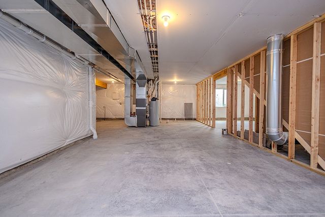 6524 NE Caroline Avenue, Pleasant Hill, IA 50327