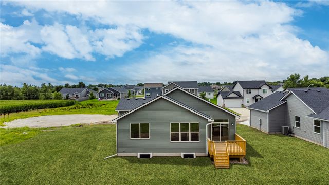 6524 NE Caroline Avenue, Pleasant Hill, IA 50327