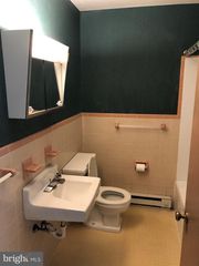 215 W 4TH ST #5, Quarryville, PA 17566