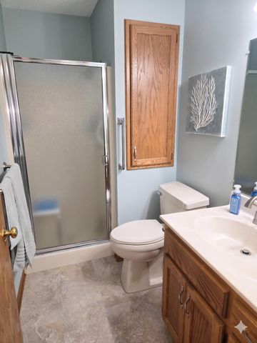 2126 Vierling Drive E, Shakopee, MN 55379