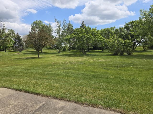 2126 Vierling Drive E, Shakopee, MN 55379