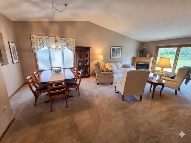 2126 Vierling Drive E, Shakopee, MN 55379