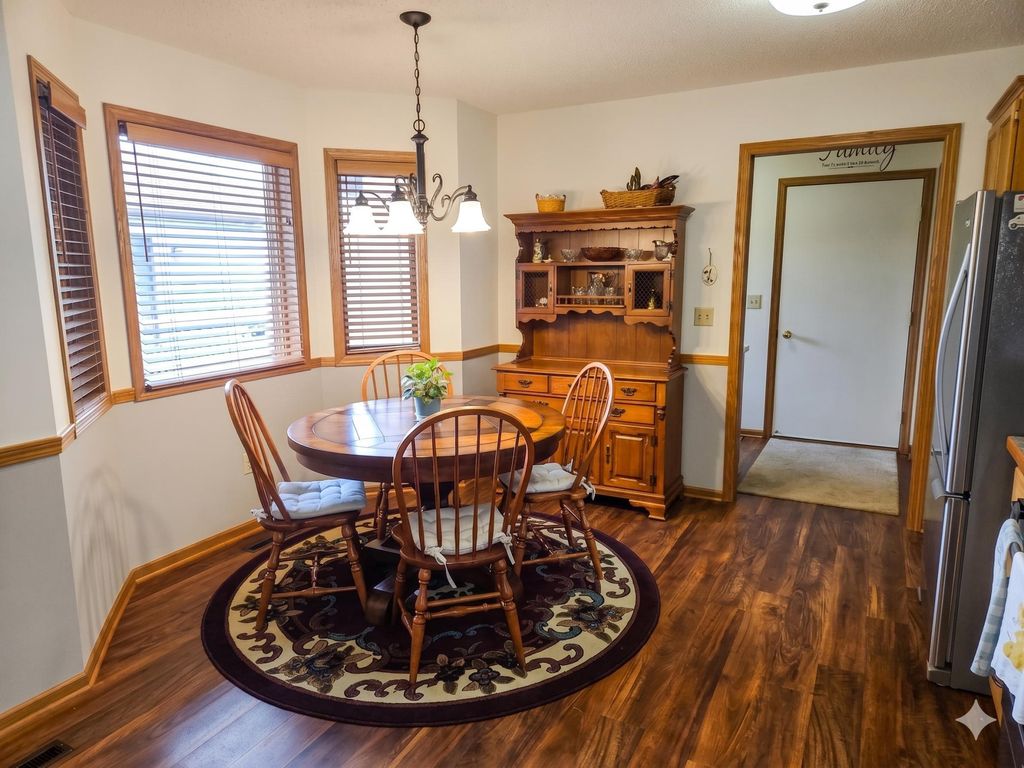 2126 Vierling Drive E, Shakopee, MN 55379 — photo 5