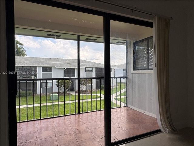 9703 Hammocks Blvd 202, Miami, FL 33196