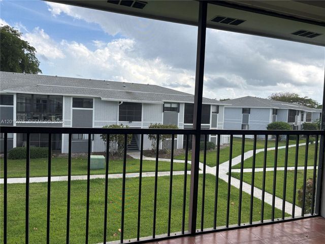 9703 Hammocks Blvd 202, Miami, FL 33196