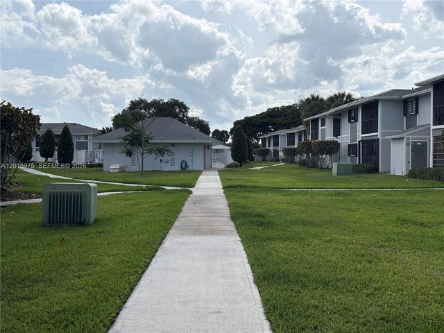 9703 Hammocks Blvd 202, Miami, FL 33196