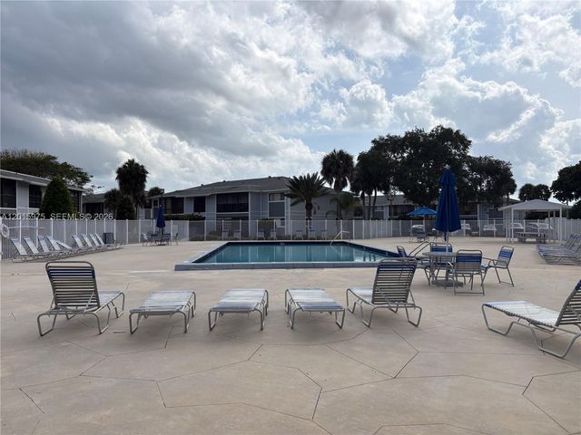 9703 Hammocks Blvd 202, Miami, FL 33196