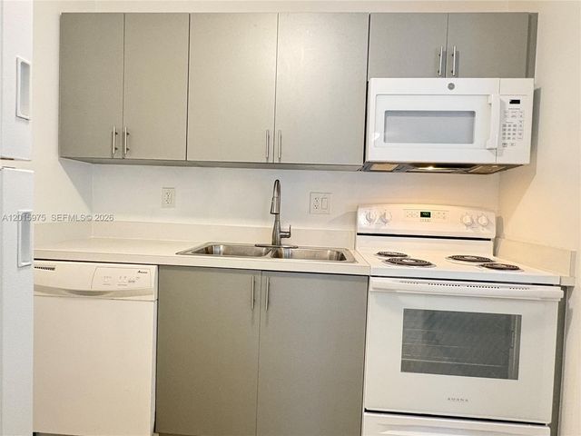 9703 Hammocks Blvd 202, Miami, FL 33196