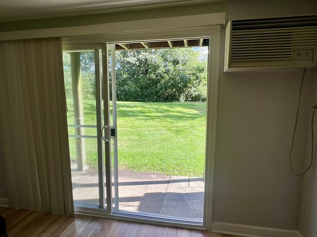 10213 S 86th Terrace 103, Palos Hills, IL 60465