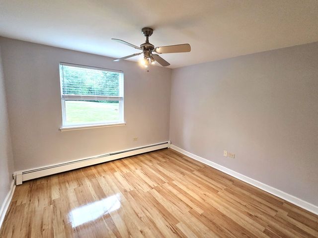 10213 S 86th Terrace 103, Palos Hills, IL 60465