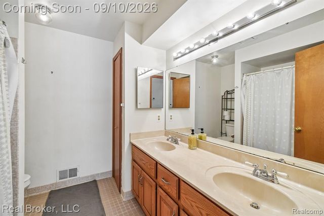 3630 Car Drive, Commerce Twp, MI 48382