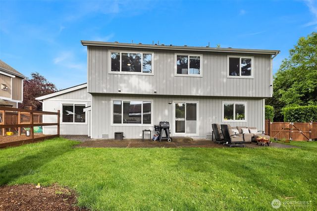 1216 200th Avenue E, Lake Tapps, WA 98391