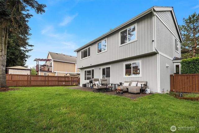 1216 200th Avenue E, Lake Tapps, WA 98391