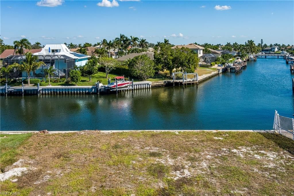 609 Spinnaker DR, MARCO ISLAND, FL 34145 — exterior