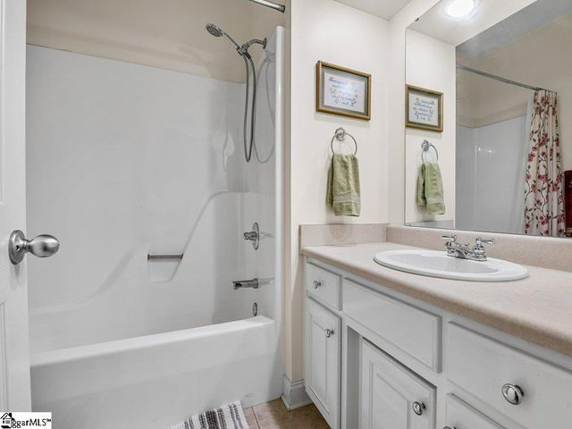 404 Shallowford Drive, Boiling Springs, SC 29316