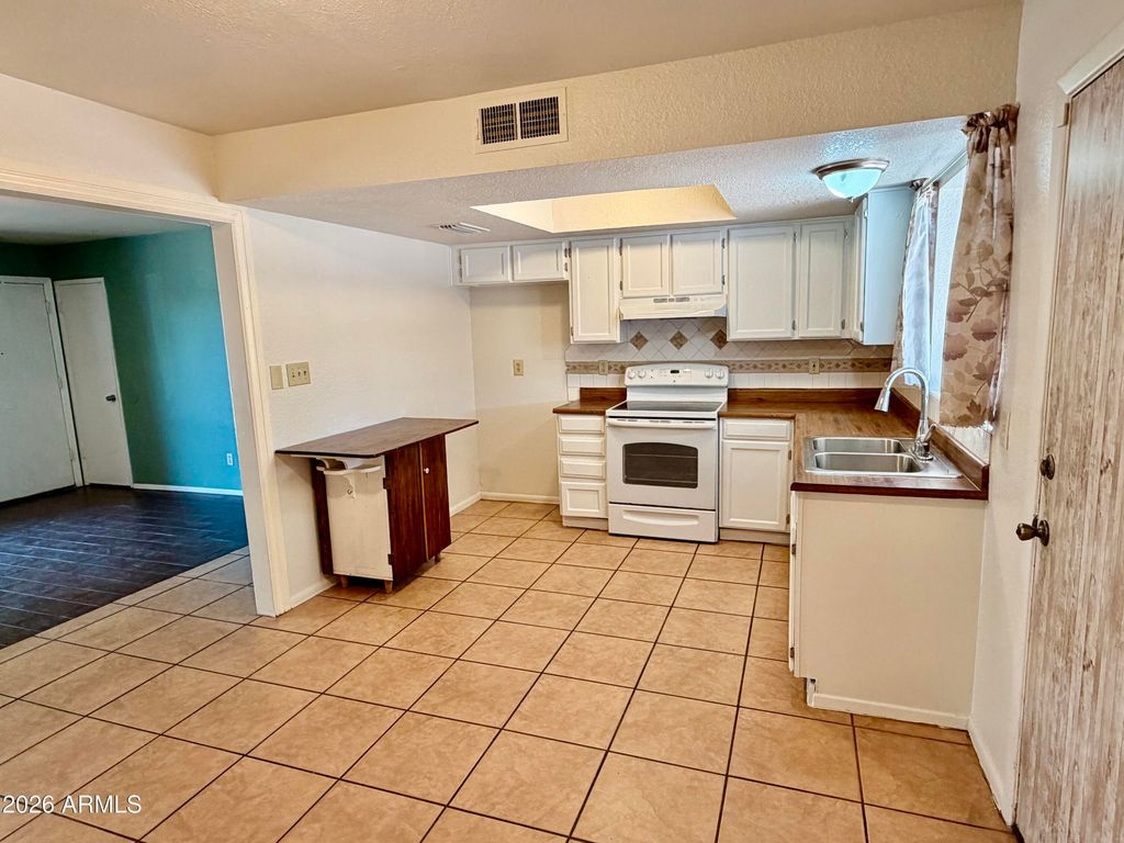 525 E JUDI Drive, Casa Grande, AZ 85122 — photo 4
