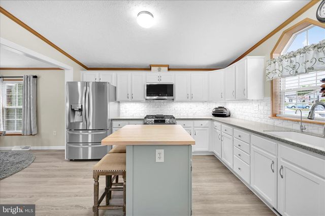 108 SUMMERS DR, Lancaster, PA 17601
