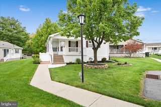 108 SUMMERS DR, Lancaster, PA 17601
