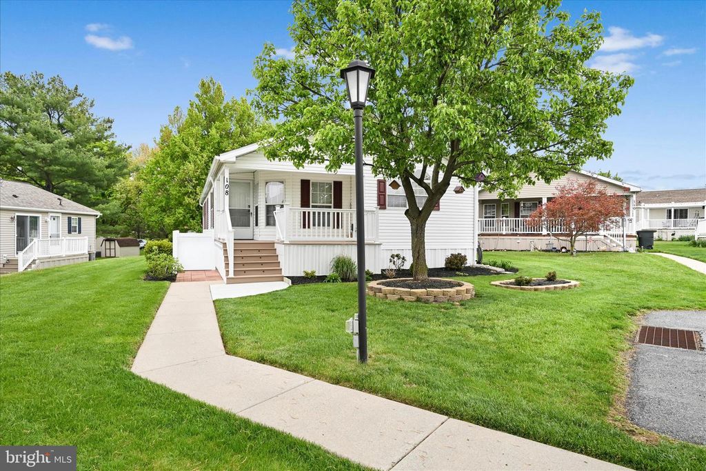 108 SUMMERS DR, Lancaster, PA 17601